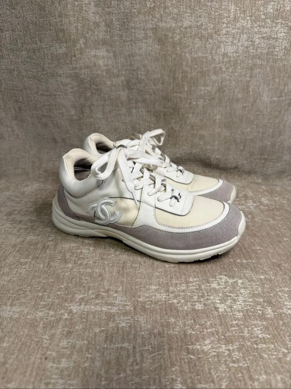 Chanel Womens CC Logo Low Top Lace Up Trainers Sneaker Shoes White Cream Size 8